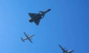 歼-10C赢在哪里？巴防长证实：印巴空战歼-10CP成功逼退“阵风”
