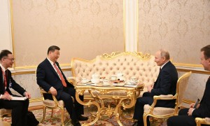 习近平同俄罗斯总统普京茶叙