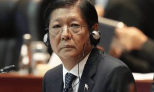 中方松口了，允许菲船只进来，马科斯低头，跟杜特尔特家族说好话 ​